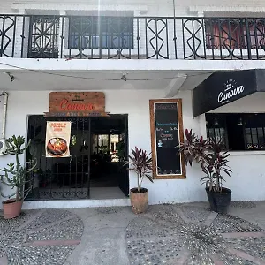 Canova & Pizza Hostel Puerto Vallarta